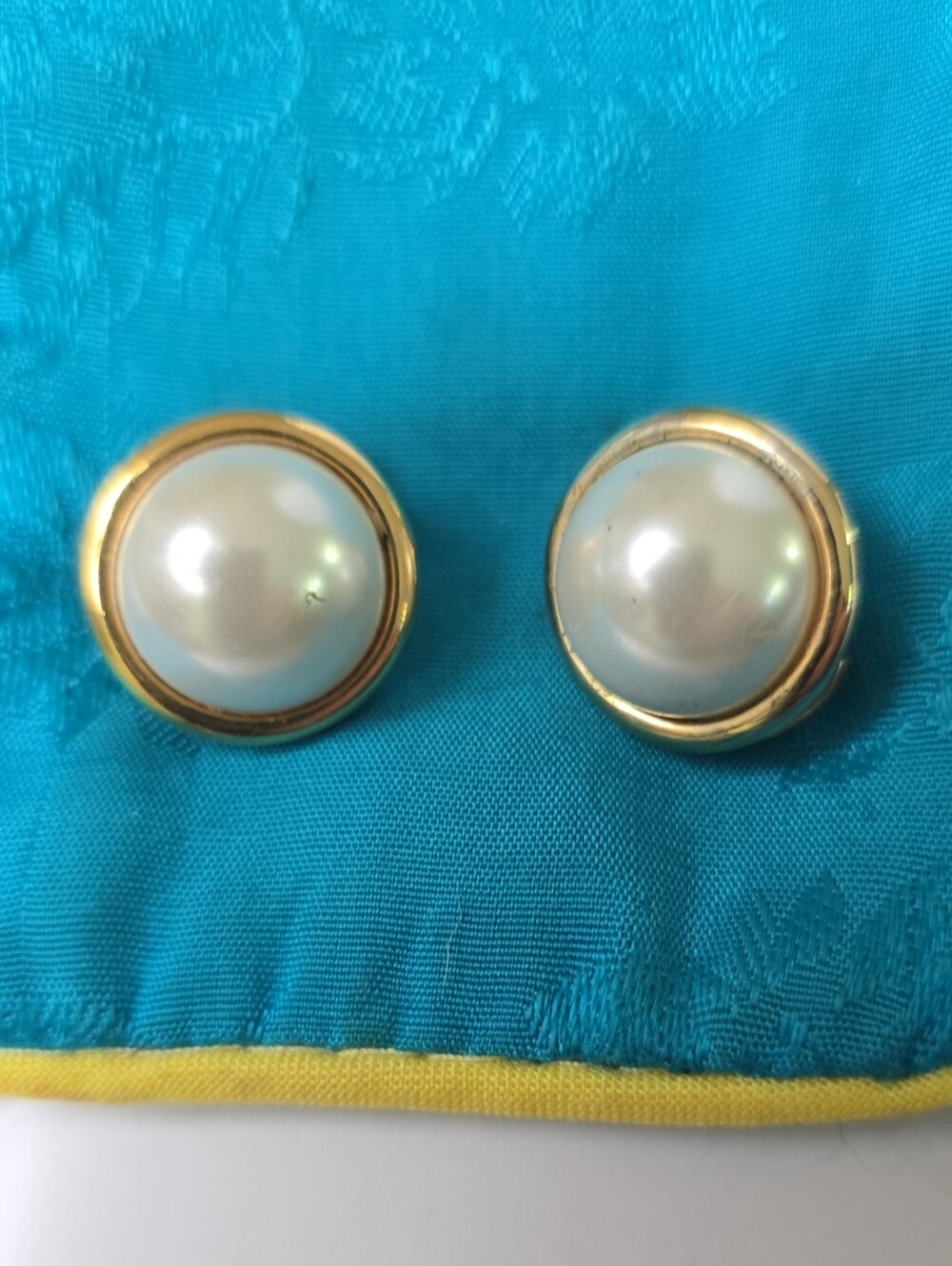 Classic Pearl-Style Gold-Tone Clip-On Earrings - White Pearlescent